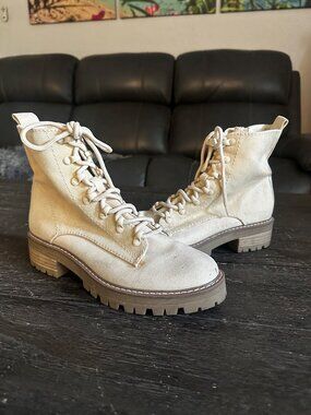 Women's Size 8 Cream Colored Boots